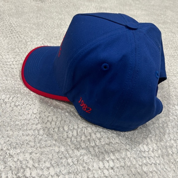 SOLD OUT New York Rangers x Siegelman Stable Hat Exclusive in MSG Store - Picture 7 of 8